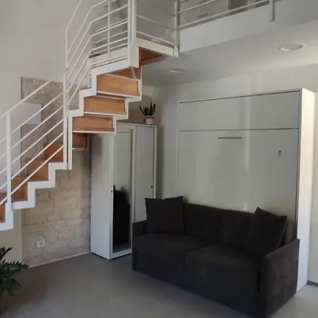Nyaraló Garibaldi 5 *
